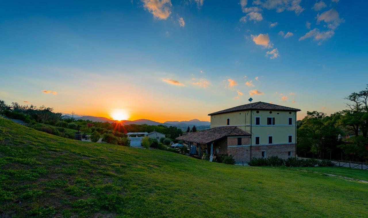 Casa Grimaldi Boutique Hotel & Restaurant Matelica Exteriör bild